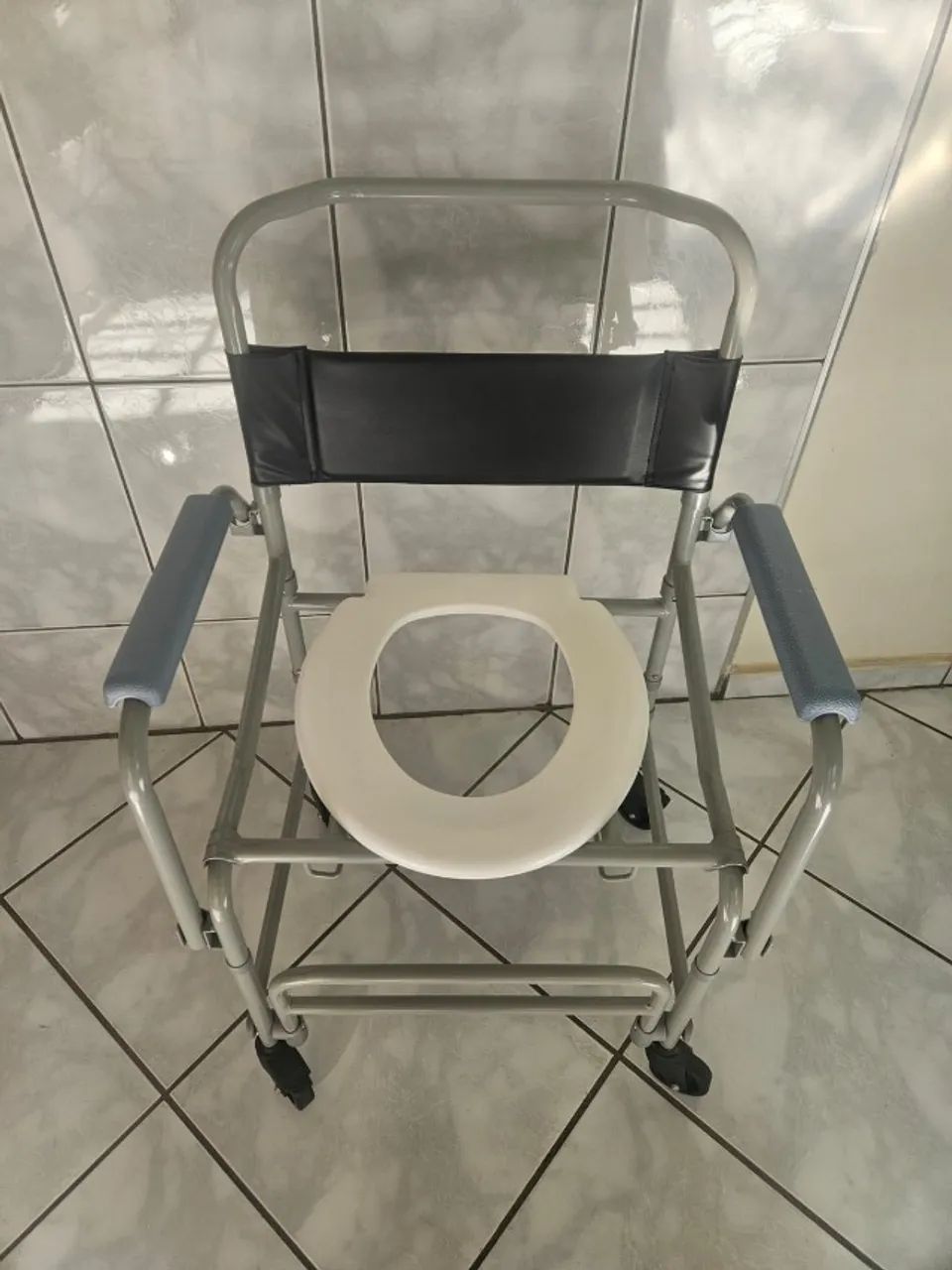 Utensílios hospitalar  - Foto 4