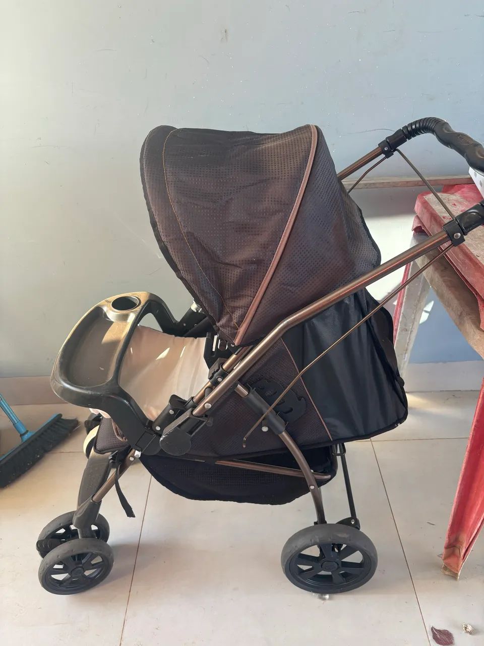 Carrinho de bebê Galzerano. Acompanha colchão para carrinho de bebê. - Foto 3