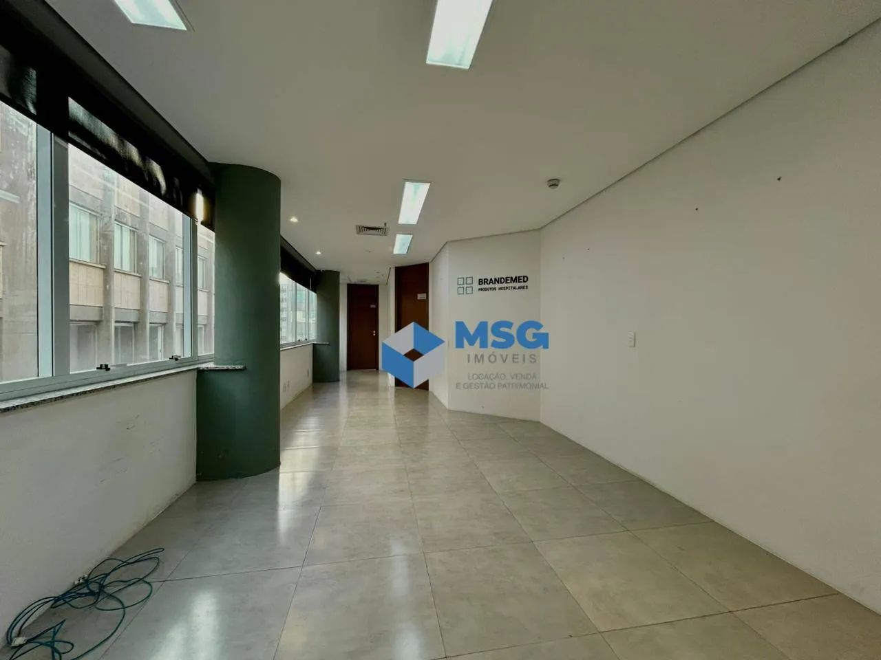 Sala Comercial no Jardins - 4 vagas!