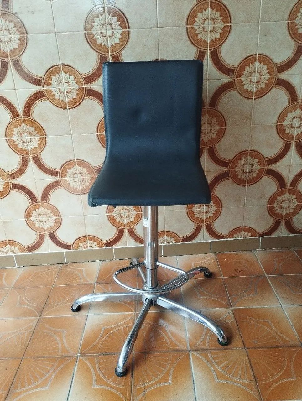 Cadeira caixa alta  - Foto 3