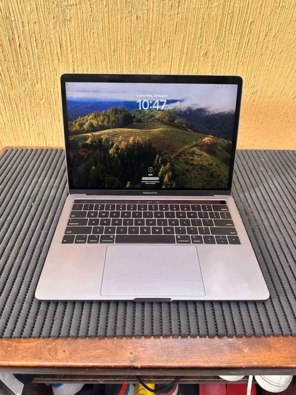 Apple MacBook Pro 13インチ 2019 i7/16GB/250 MacBook Pro (13 polegadas, 2019, duas portas Thunderbolt 3