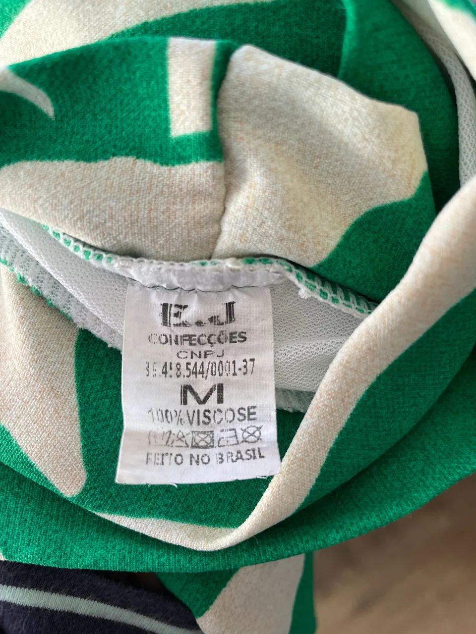 Saia envelope tam M estampa verde e bege - Foto 5