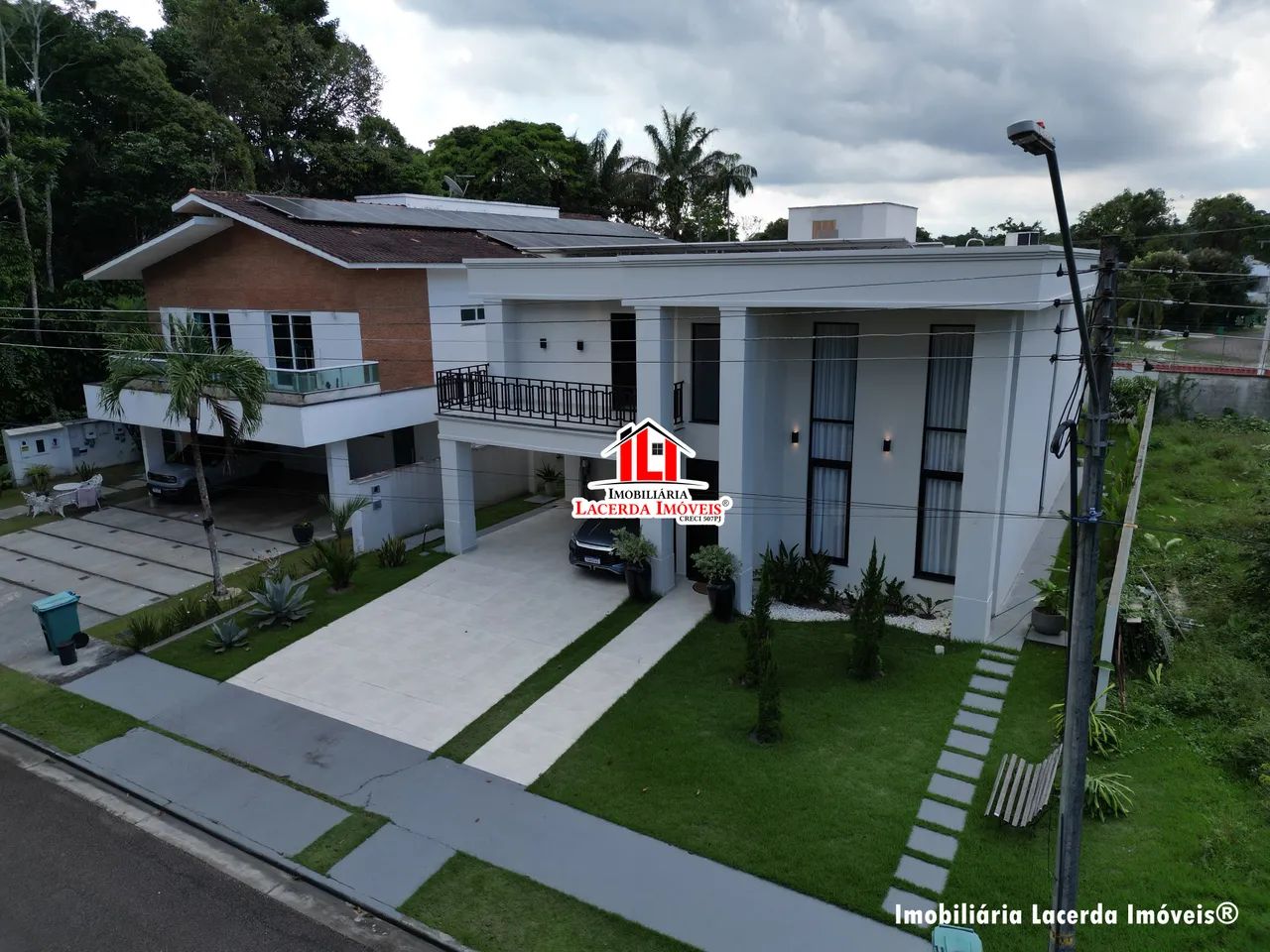 Alphaville 1 - Duplex com 4 suítes sendo uma master com hidro massagem e energia solar - Foto 4