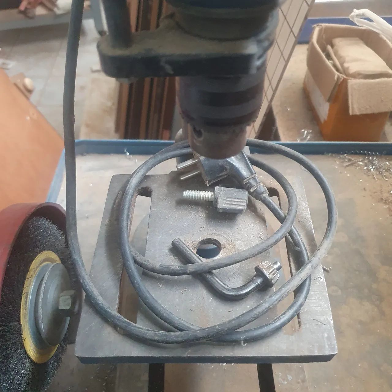 Furadeira de Bancada- Tipo: 5 Speed Drill Press. - Foto 2