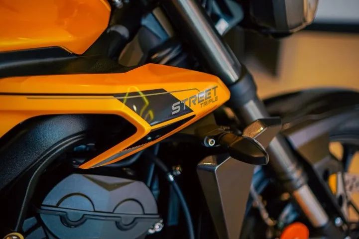 TRIUMPH STREET TRIPLE RS ABS 2026 ZERO  - Foto 2