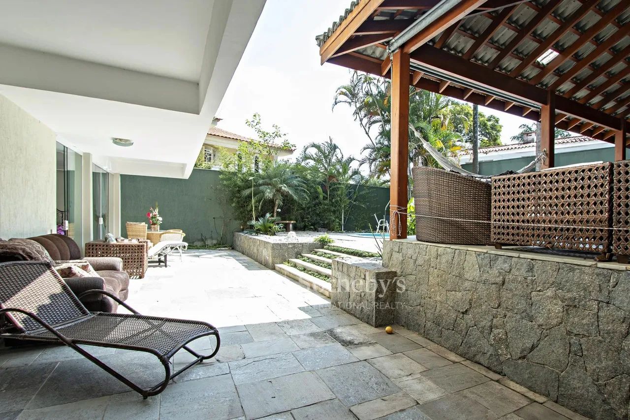Casa com piscina e espaço gourmet em localização privilegiada - Foto 5