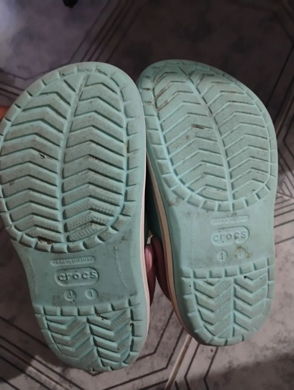 Crocs original infantil Tam 33  - Foto 3