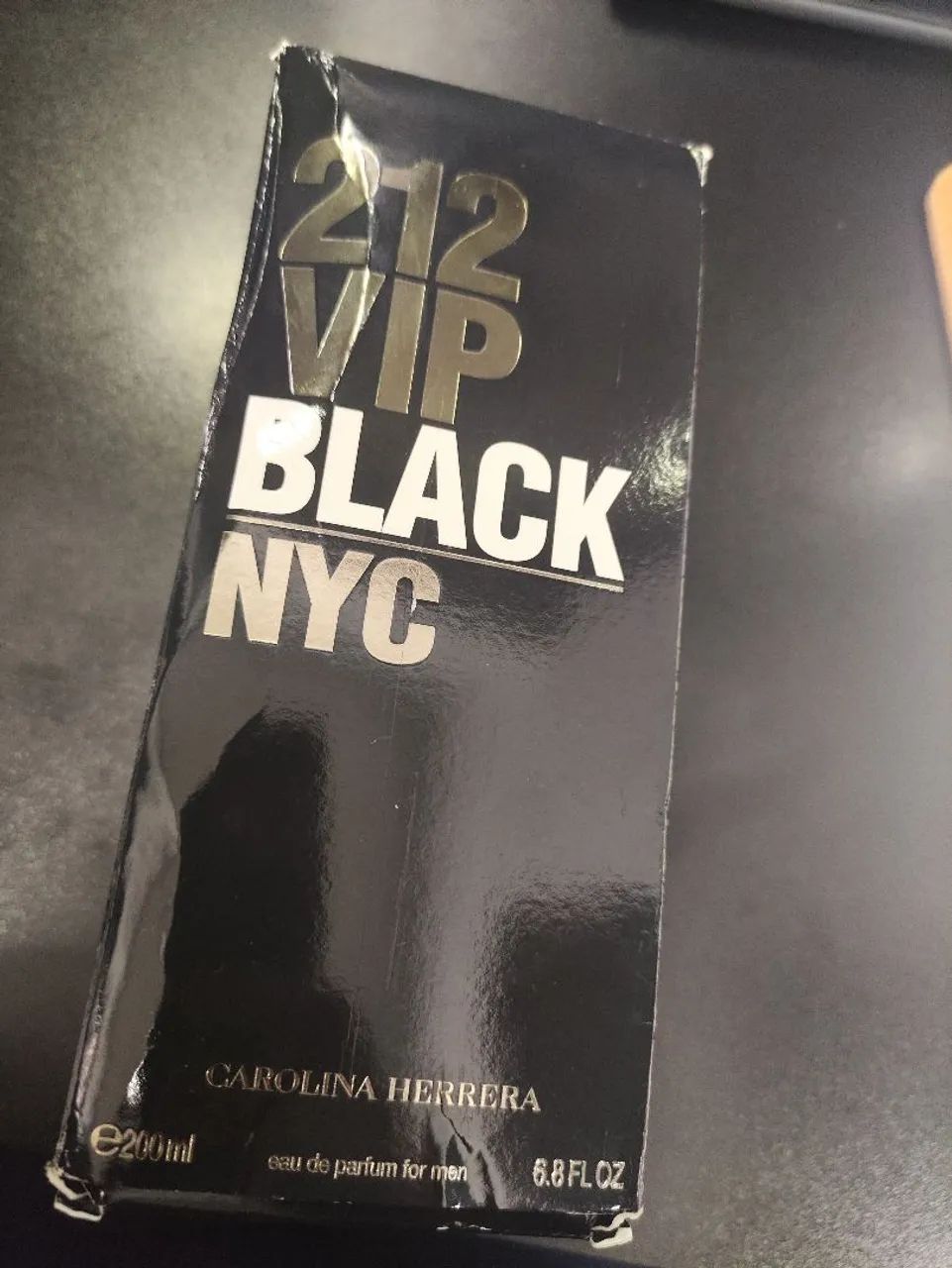 Perfume masculino 212 vip Black 200 ml  - Foto 2