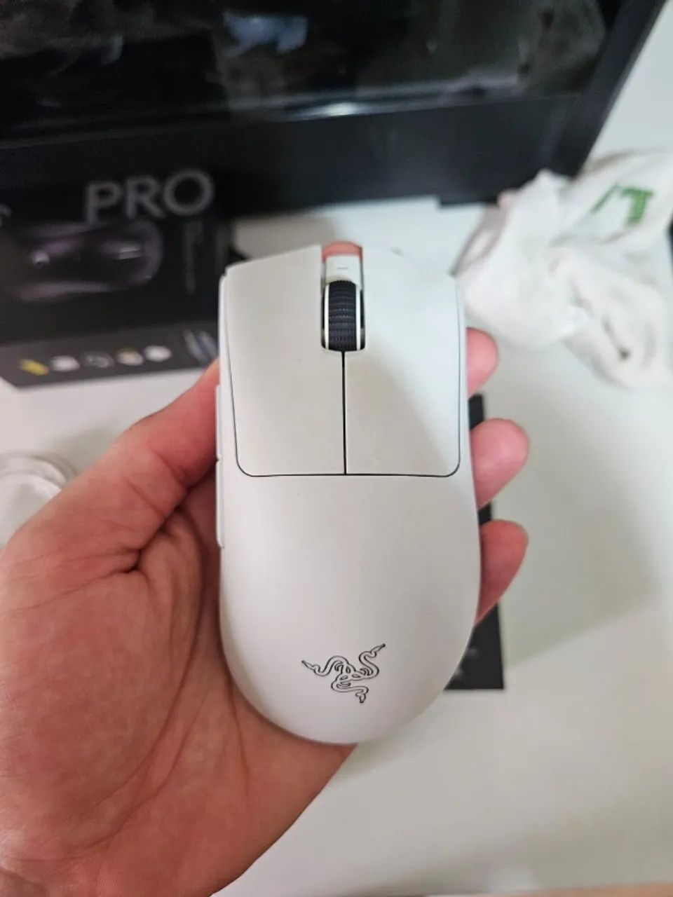 Mouse Razer Deathadder v3 Pro sem fio + Dongle Razer Hyperpolling - Foto 4