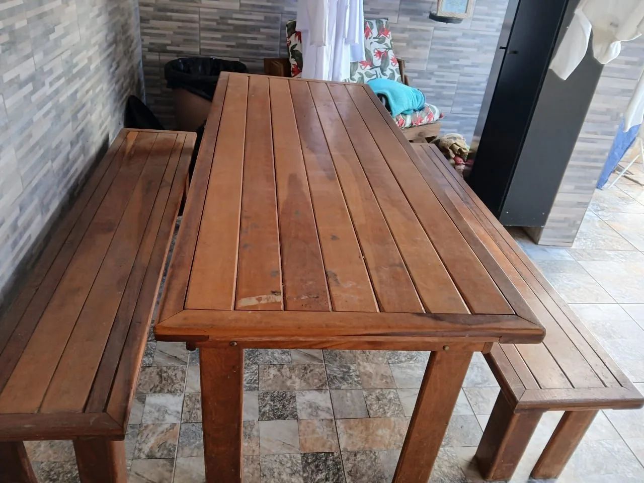 Vendo mesa madeira maciça  - Foto 2