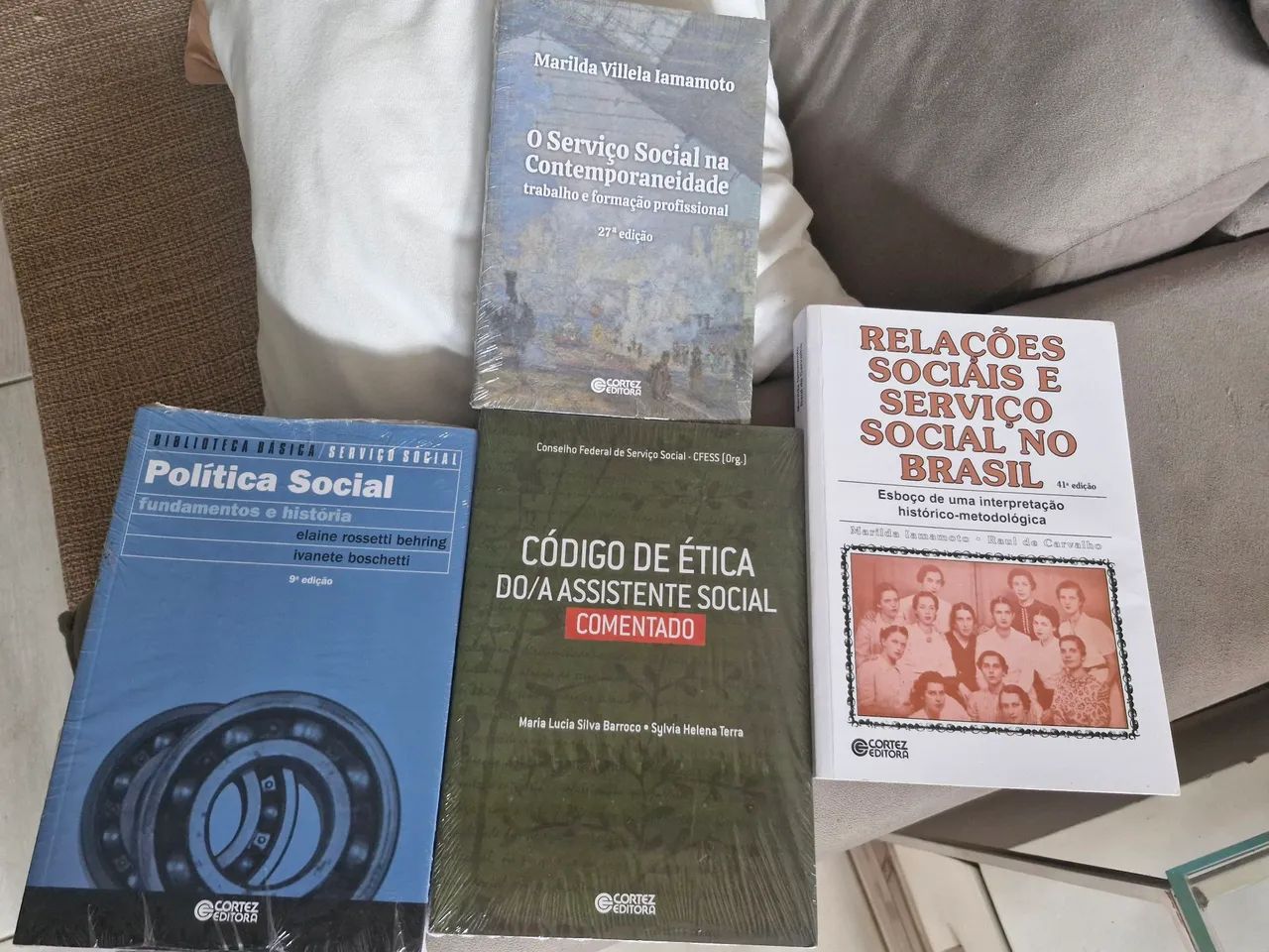 Livros novos  - Foto 2