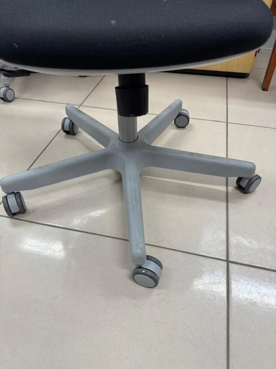 CADEIRA GIRATORIA FLEXXFORM DOT