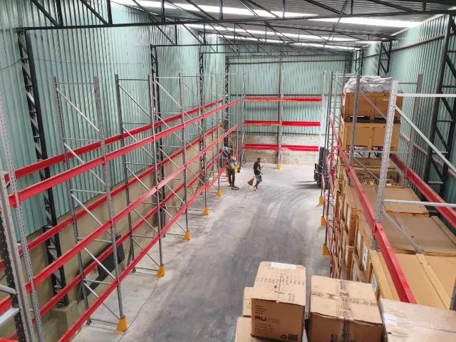 Estante em aço industrial