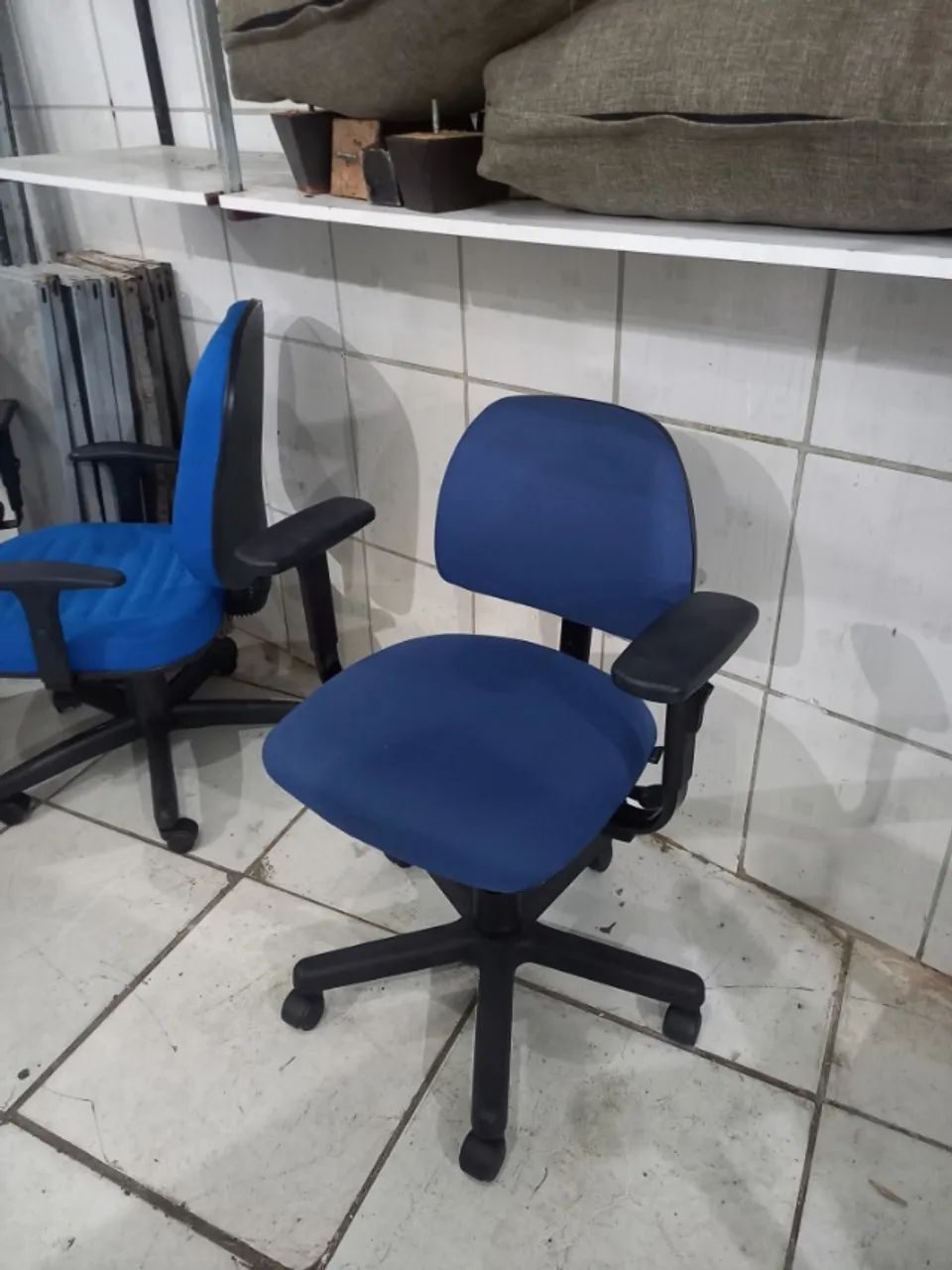(Cód 078) Cadeira de Escritório em excelente estado - Foto 3