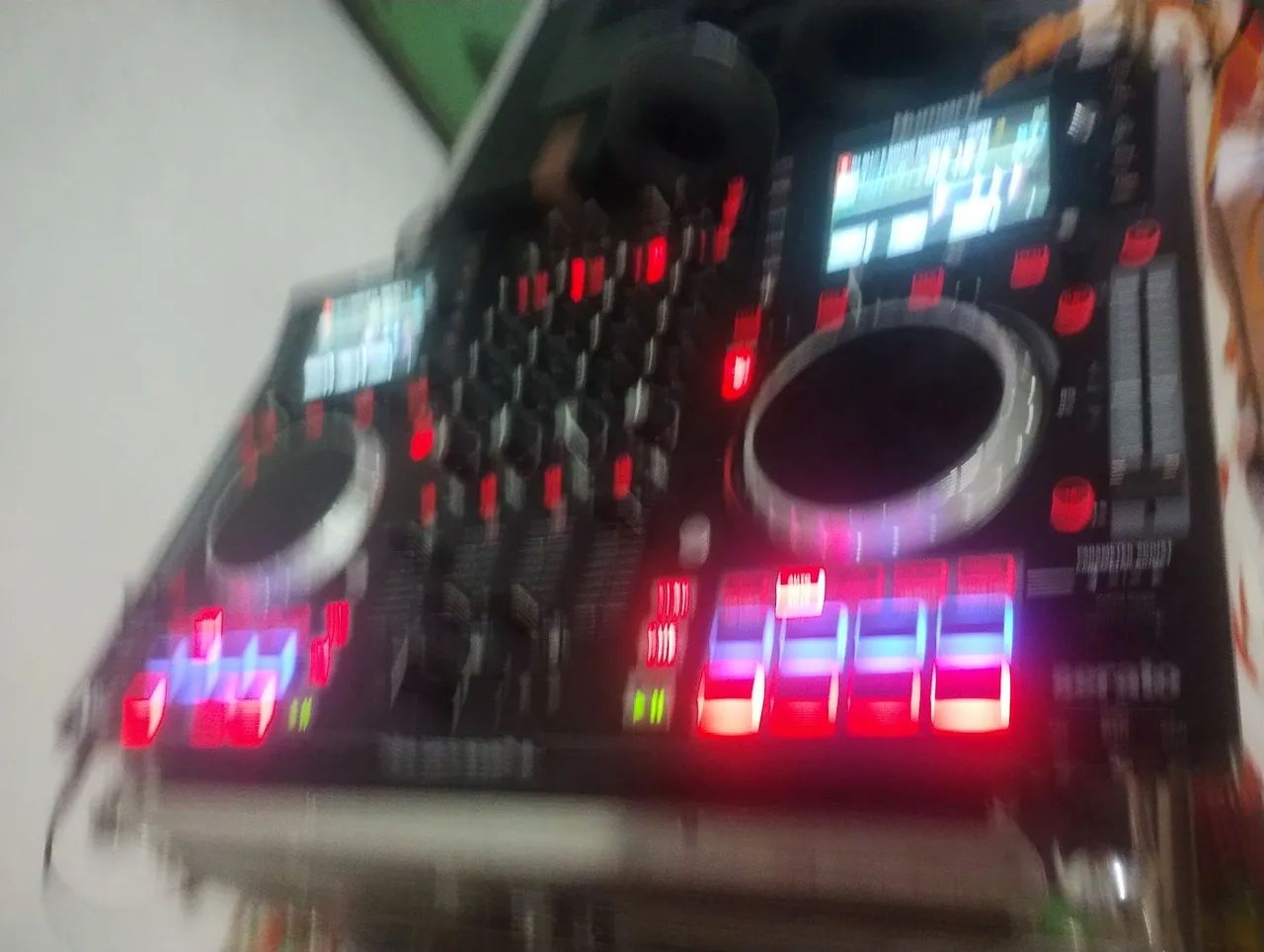 Vendo controladora numark nv2 - Foto 2