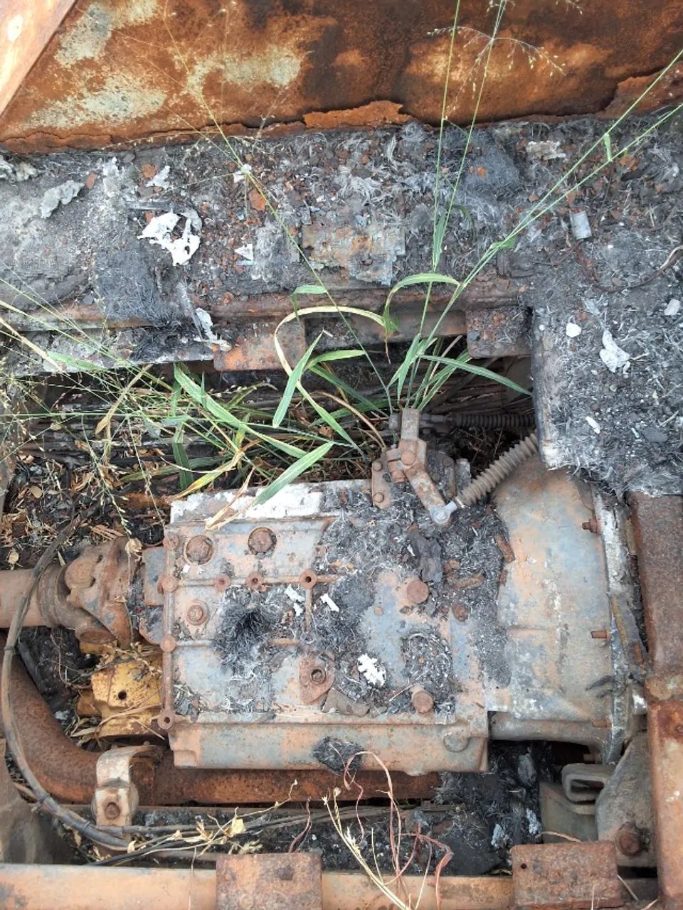Vende-se caixa de câmbio ZF - Foto 2