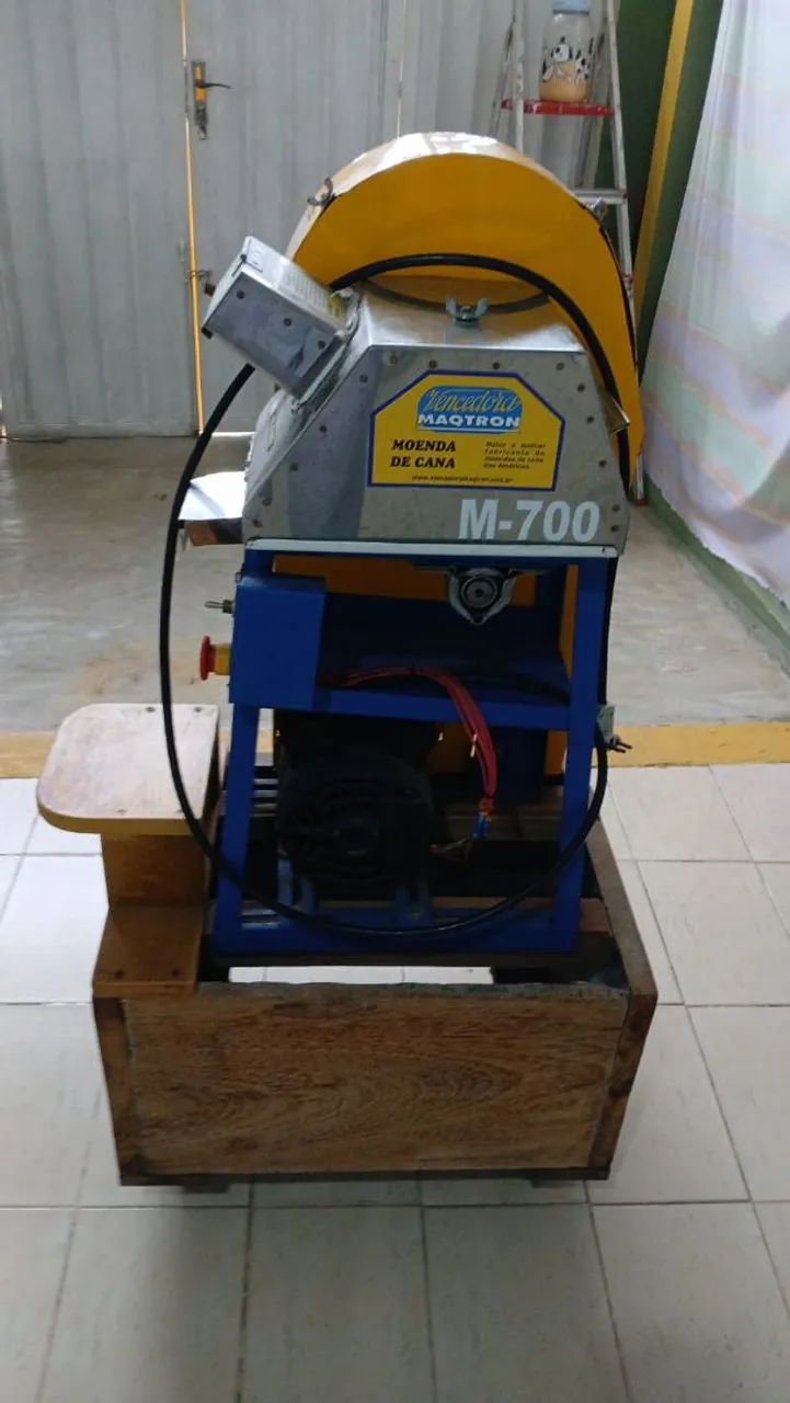 Vendo moenda elétrica 