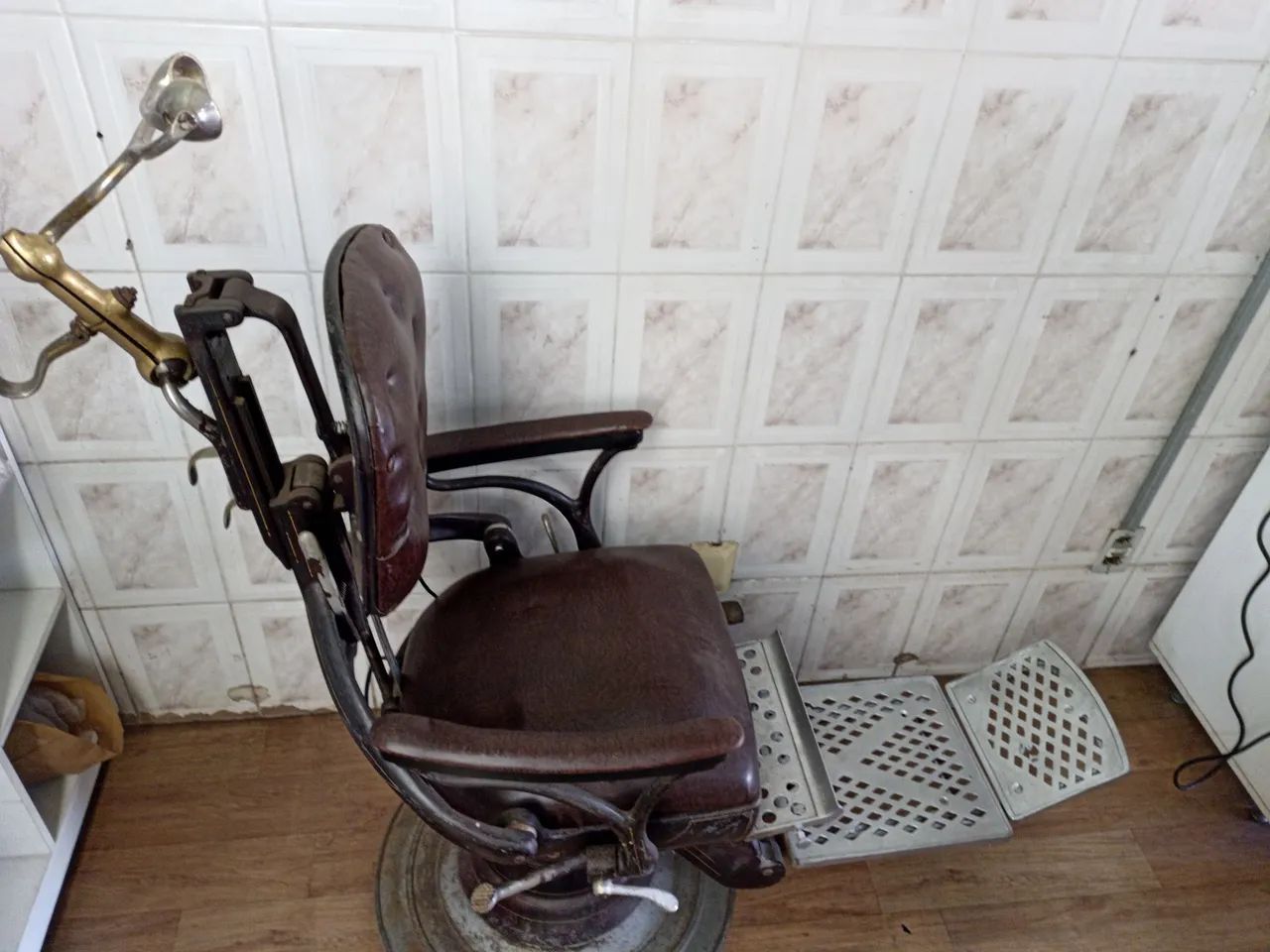 Vende cadeira de barbeiro  - Foto 3