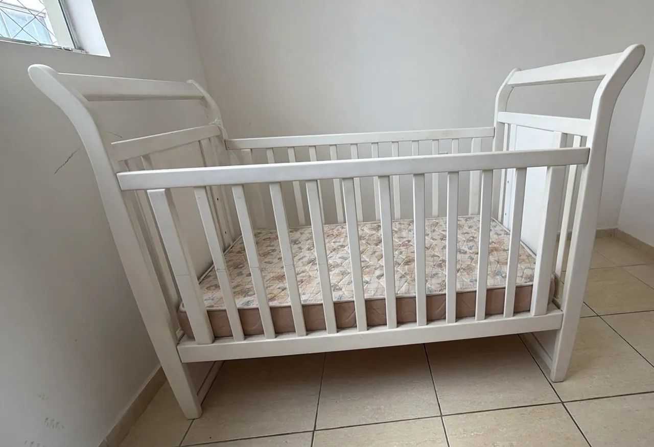 Vendo berço americano com regulagem  - Foto 4