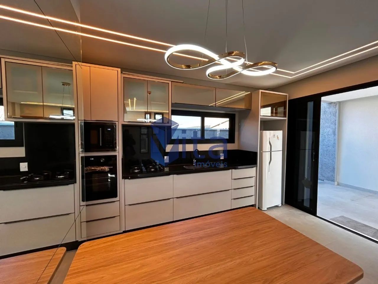Sobrado semi mobiliado e decorado - Foto 4