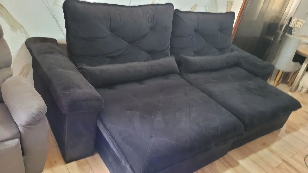 Vendo sofá retrátil sued  aveludado ( tecido diferenciado) - Foto 3