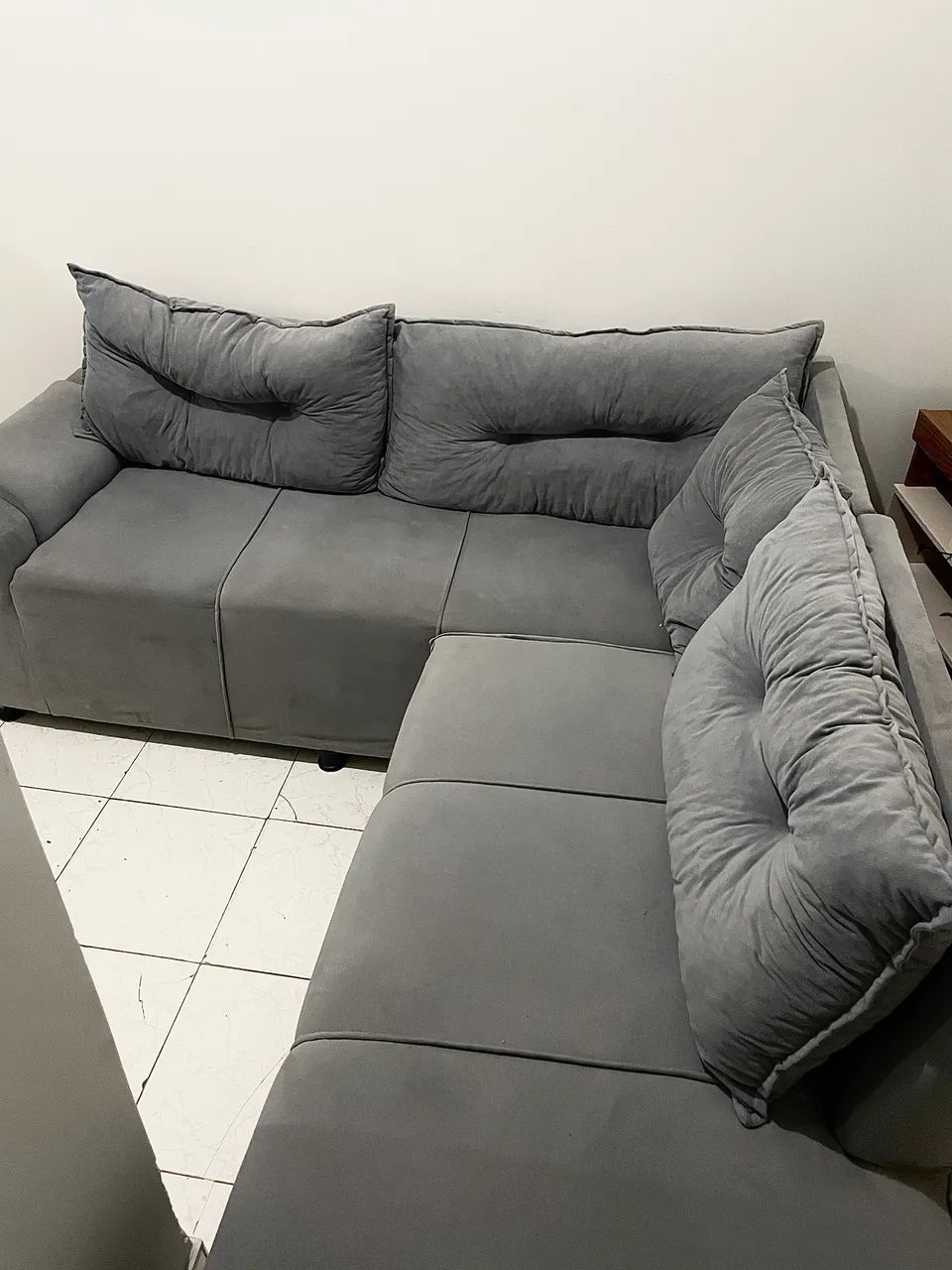 Sofá de canto, na cor grafite