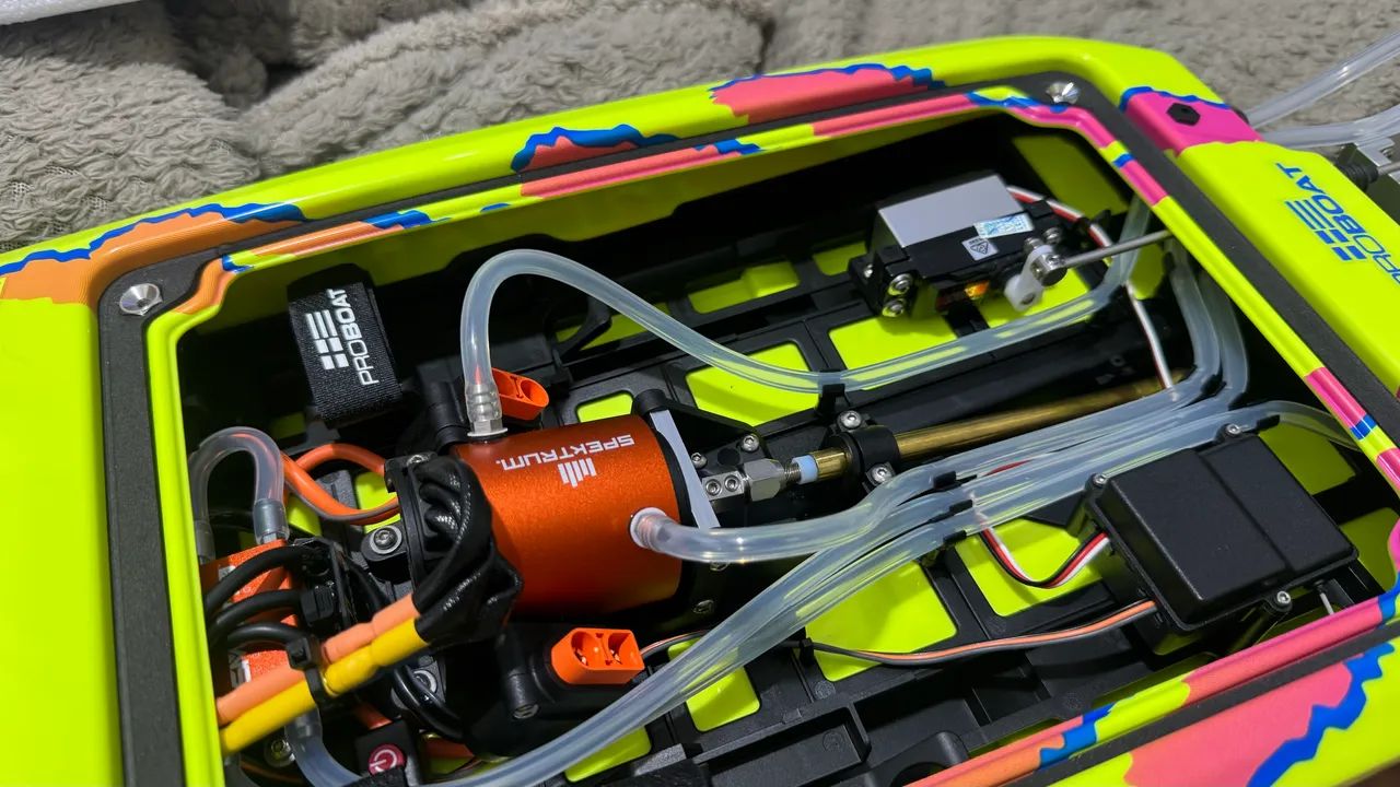 Lancha RC Proboat Black Jack 24 - Foto 2