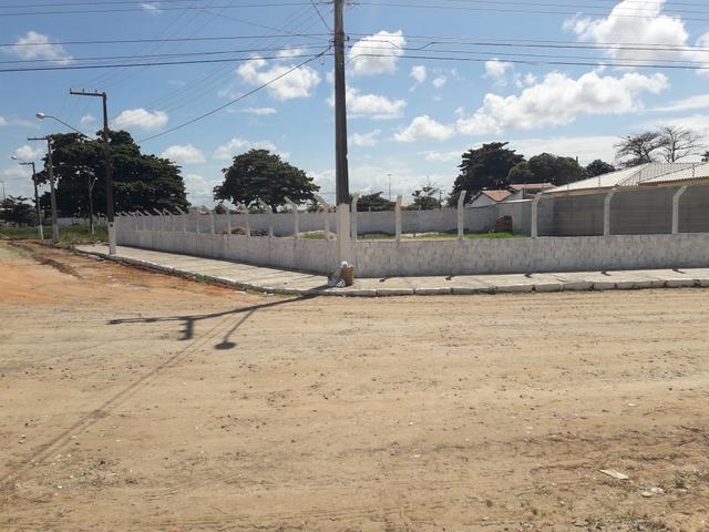 Terreno de esquina medindo 711 m2 - Aruanda - Foto 6