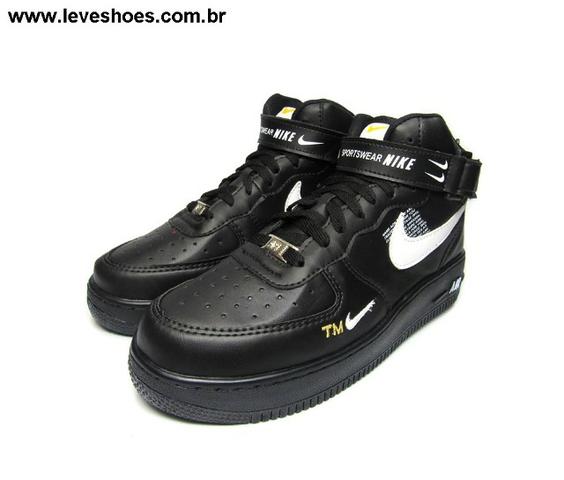 bota da nike preta