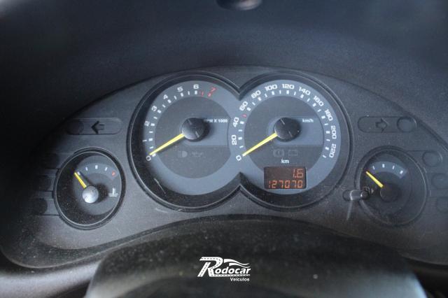 Chevrolet GM Corsa Sedan Classic 1.0 Prata - Foto 4