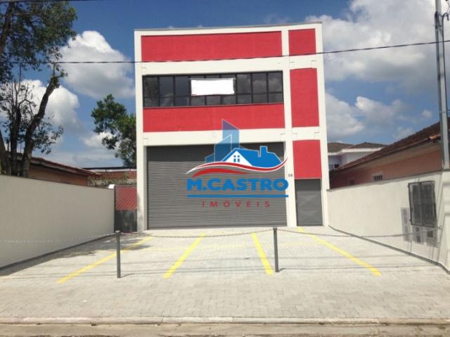 Vende-se Excelente Imóvel com 02 Salões