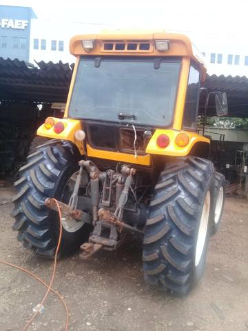 Trator Agrícola Valtra A850 4x4 ano 2012 cabine aral - Foto 3
