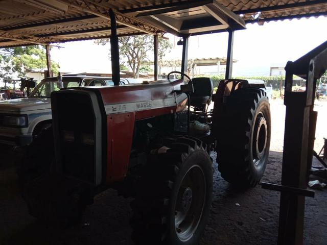Trator MF 275 4x4 ano 2000/2001 - Foto 2