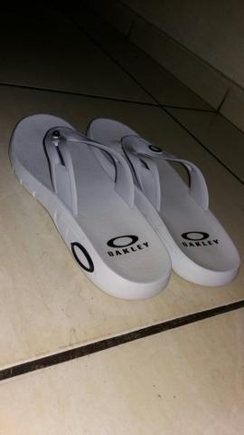 Chinelo oakley - Foto 2