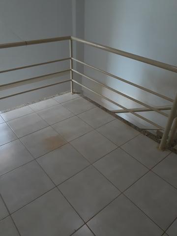 Sobrado com 03 quartos, no Cohab - Foto 4