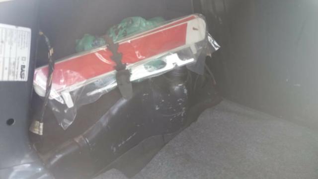 Vendo celta Preto `` aceito trocar por carro ou moto de menor valor´´ - Foto 5