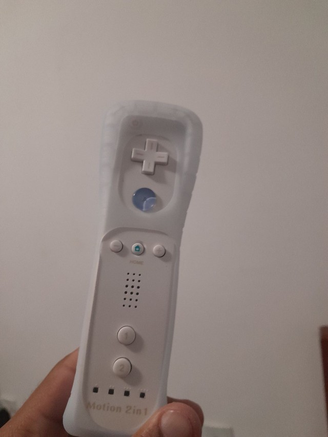 Controle nintendo wii (menos de 2 meses de uso)