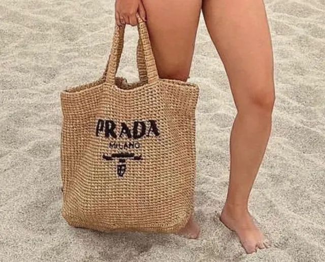 Bolsa Moda Praia da Prada semi nova Original  - Foto 2