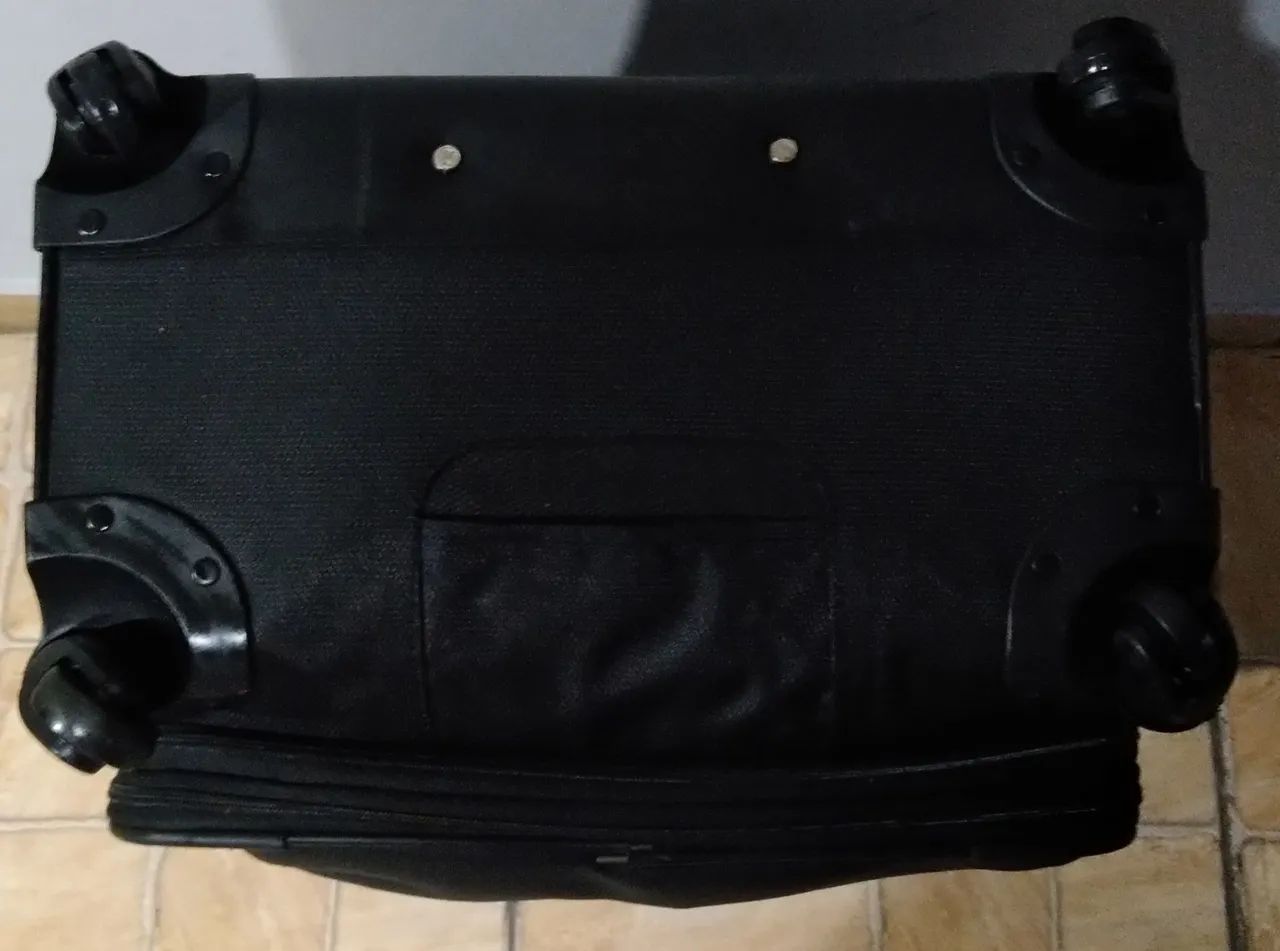 Mala de Viagem Preta - Grande - Excelente Estado - Foto 6