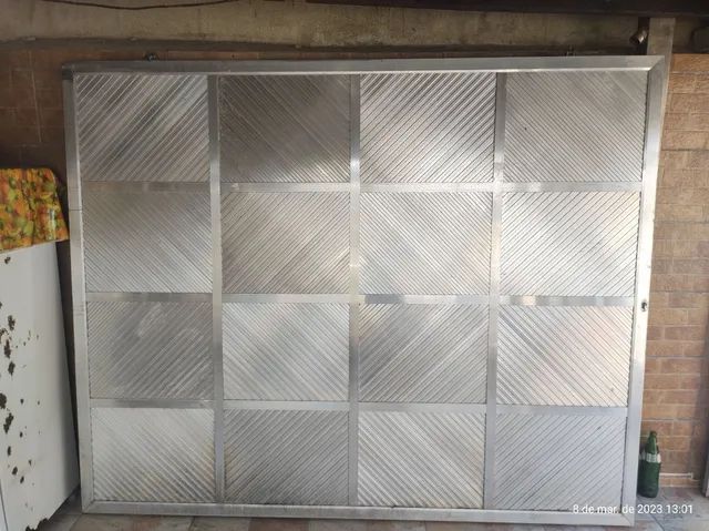 PORTÃO DE ALUMÍNIO 