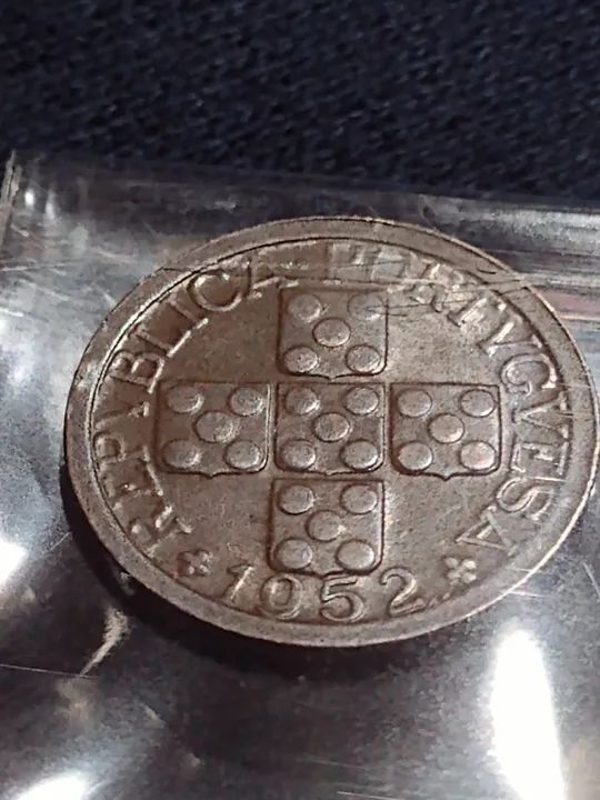 Moeda de X centavos de 1952 de portugal - Foto 2