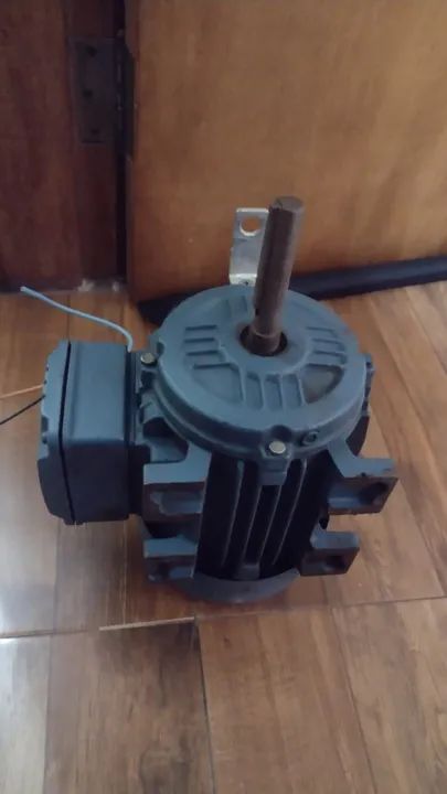 Motor Elétrico 0.5CV 4P Trifásico 220/380V - WEG-11417336 - Foto 3