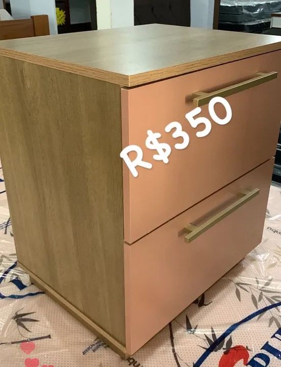 Mesa de Cabeceira Nova 