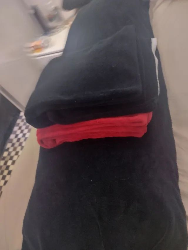 Um Travesseiro de corpo e 4 capas