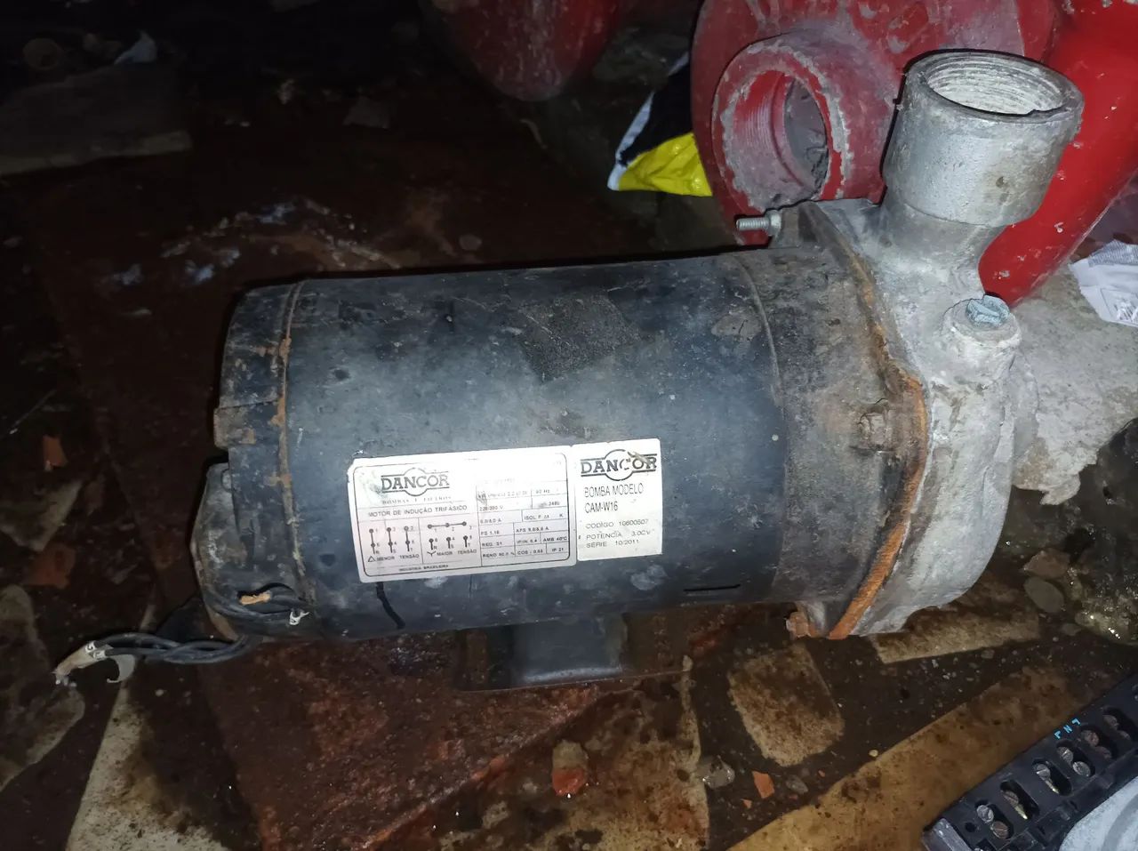 Vendo Bombas d'água trifásica no estado 3,0CV - Foto 2