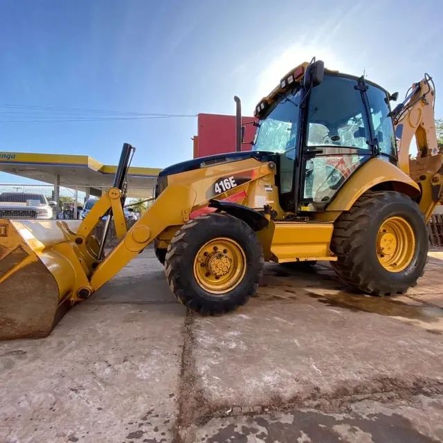 RETROESCAVADEIRA CAT 416E