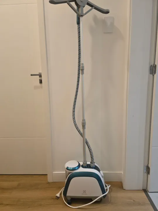 Passadeira a Vapor Vertical - Seminovo