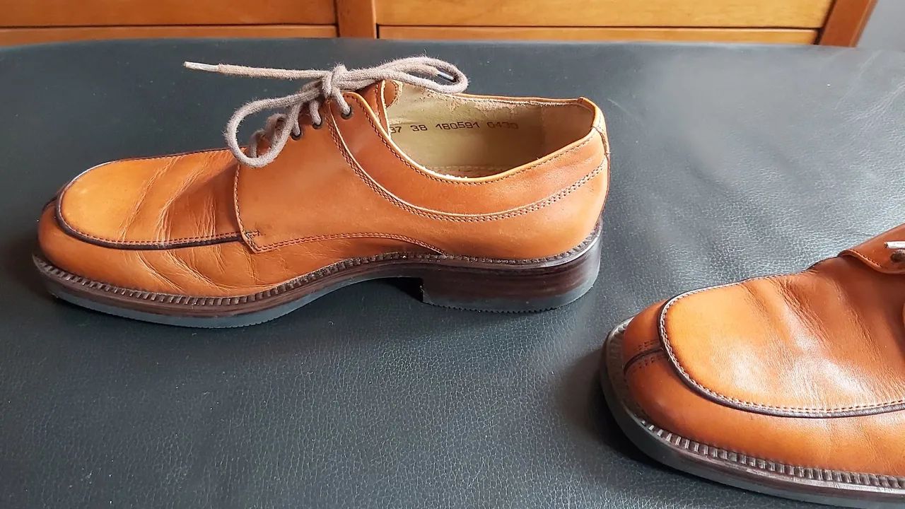 Sapato Social em couro legítimo da Fascar. Cor caramelo. Numeração 38BR. - Foto 2