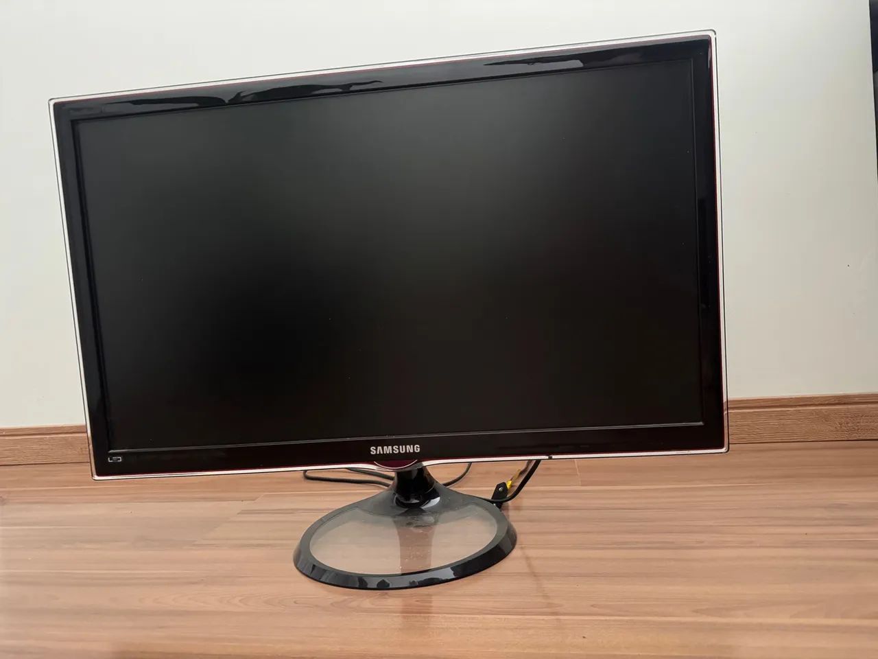 TV Monitor LED Samsung 27 polegadas