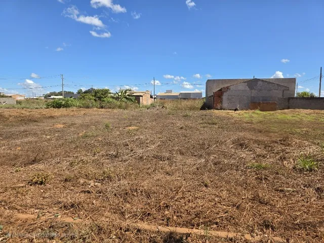 Vende-se 02 Terrenos de 392m2 Total de 784m2 Av. Andre Maggi